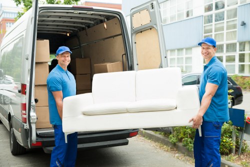 Convenient mobile self storage service in Nineelms area