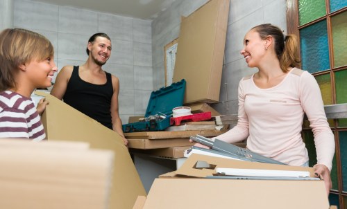 Secure short-term storage units in Nineelms for household belongings