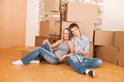 Organized storage units available in Nineelms for residential and business use