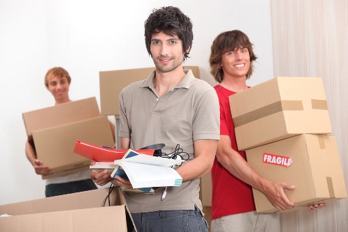 Local Nineelms relocation scene showing apartment moving and storage coordination